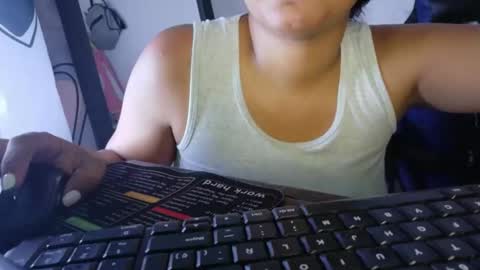 hairygirl83 online show from April 22, 2026, 4:52 pm