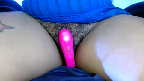 hairygirl83 online show from June 6, 2026, 4:23 pm