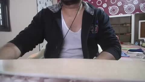 Hairyguy121 online show from November 21, 2025, 7:40 am