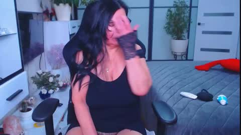 Monika online show from November 9, 2025, 9:29 am