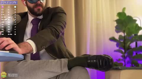 Snapshot of hairyxlmaster chatting on April 15, 2026, 2:40 am CASHMASTER CARLO online show from April 15, 2026, 2:40 am