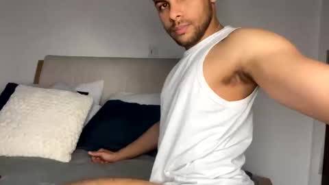 Snapshot of haku_kanjii chatting on March 10, 2025, 11:16 pm Independent       model  online show from March 10, 2025, 11:16 pm