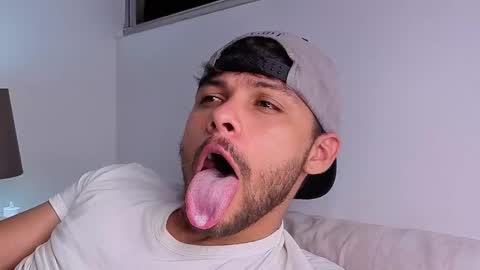 Independent       model  online show from November 29, 2025, 11:30 pm