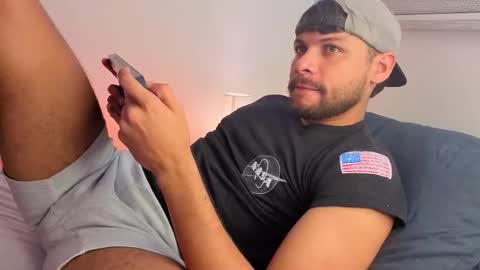 Independent       model  online show from January 14, 2026, 9:09 pm