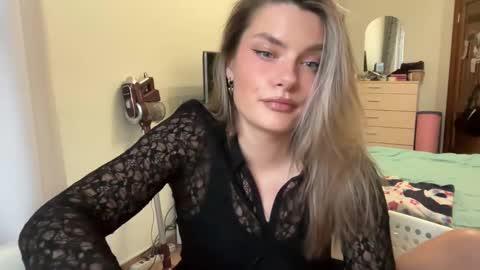 haley_rune online show from March 1, 2025, 2:34 pm