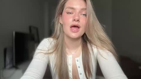 Snapshot of haley_rune chatting on September 22, 2025, 10:06 am haley_rune online show from September 22, 2025, 10:06 am