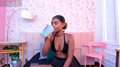 Snapshot of halleylorens chatting on June 12, 2026, 7:24 pm Halley Lorens online show from June 12, 2026, 7:24 pm