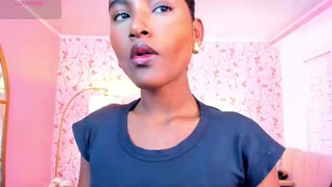 Snapshot of halleylorens chatting on June 17, 2026, 7:04 pm Halley Lorens online show from June 17, 2026, 7:04 pm