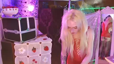 halovalentine online show from January 9, 2025, 3:26 am