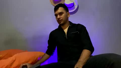 hamiltong12 online show from November 17, 2025, 5:02 am