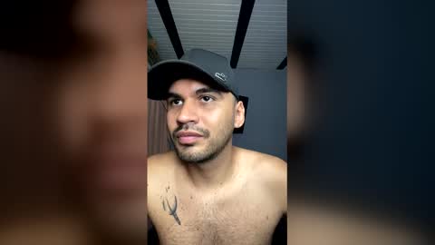 hamiltong12 online show from December 21, 2025, 9:33 pm