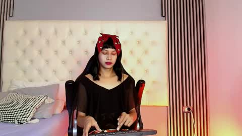 Hamsel  online show from May 7, 2026, 1:27 pm