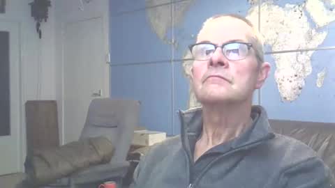 Snapshot of hamto65 chatting on October 27, 2025, 10:25 pm Prefer men 80 online show from October 27, 2025, 10:25 pm