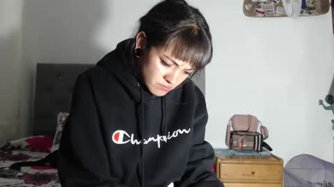 Hanya online show from December 12, 2024, 2:37 am