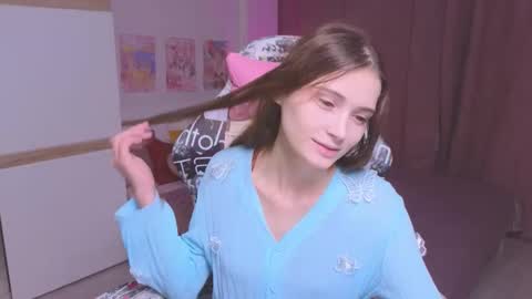 Snapshot of hana_flo chatting on September 30, 2025, 1:49 pm Hana online show from September 30, 2025, 1:49 pm