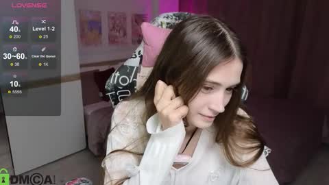 Snapshot of hana_flo chatting on October 8, 2025, 3:09 pm Hana online show from October 8, 2025, 3:09 pm