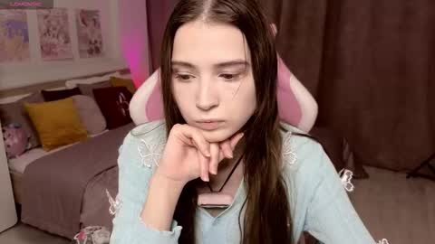 Snapshot of hana_flo chatting on October 24, 2025, 2:24 pm Hana online show from October 24, 2025, 2:24 pm