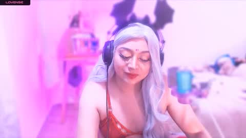Snapshot of hana_hyuga1 chatting on October 25, 2025, 2:41 am Hana Hyuga .   Please help me reach 200 thumbs up online show from October 25, 2025, 2:41 am