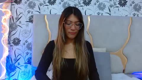 Snapshot of hanaa_tay chatting on September 17, 2025, 11:34 am hanaa_tay online show from September 17, 2025, 11:34 am