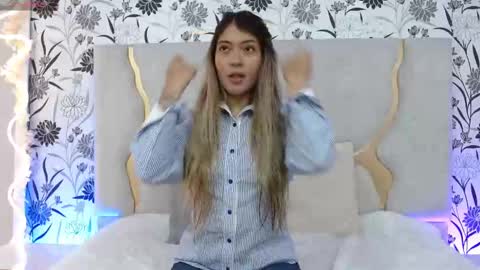Snapshot of hanaa_tay chatting on September 22, 2025, 11:34 am hanaa_tay online show from September 22, 2025, 11:34 am