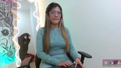 Snapshot of hanaa_tay chatting on October 2, 2025, 11:17 am hanaa_tay online show from October 2, 2025, 11:17 am
