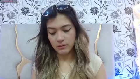 Snapshot of hanaa_tay chatting on October 9, 2025, 11:52 am hanaa_tay online show from October 9, 2025, 11:52 am