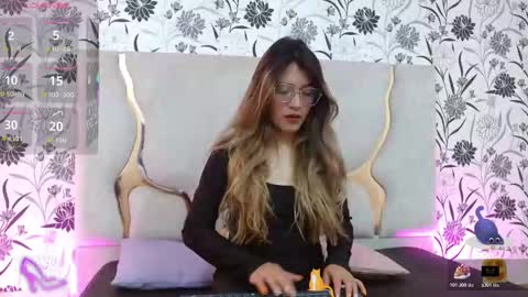 Snapshot of hanaa_tay chatting on October 24, 2025, 11:39 am hanaa_tay online show from October 24, 2025, 11:39 am