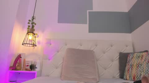 hanah_gray online show from January 17, 2025, 5:19 pm