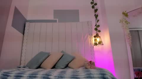 hanah_gray online show from April 26, 2026, 11:19 am