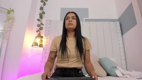hanah_gray online show from June 24, 2026, 11:09 am