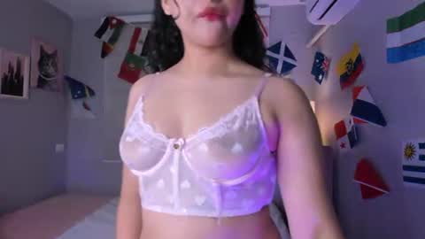 Snapshot of hanah_line chatting on June 25, 2026, 1:04 pm Hanna Lineros online show from June 25, 2026, 1:04 pm