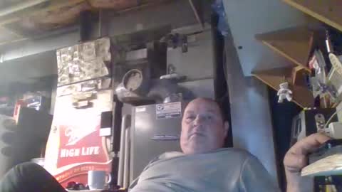 Snapshot of handiemanhere chatting on October 19, 2025, 1:12 pm naked man online show from October 19, 2025, 1:12 pm