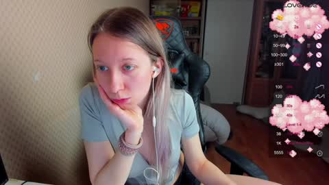 Snapshot of handsome_whale chatting on February 4, 2025, 5:01 pm Mila online show from February 4, 2025, 5:01 pm