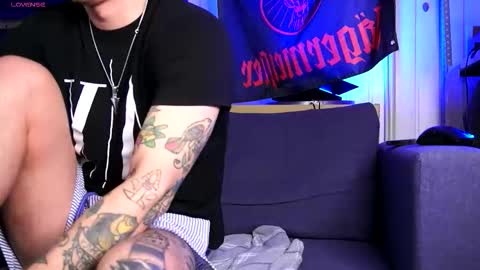 Snapshot of handsomebf chatting on October 31, 2025, 6:47 am The One online show from October 31, 2025, 6:47 am