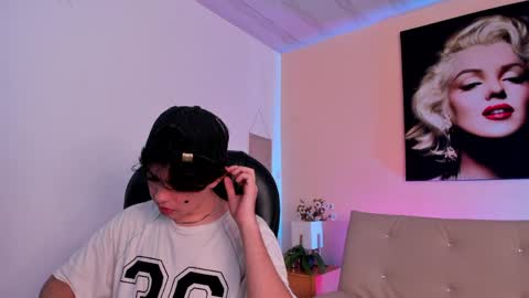 leonardfarrucknick and otis online show from April 21, 2026, 2:56 pm