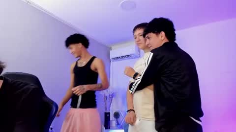 leonardfarrucknick and otis online show from June 10, 2026, 8:41 pm