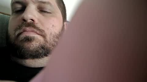 handsomedaddy198923 online show from September 17, 2025, 3:14 pm