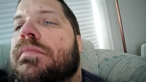 handsomedaddy198923 online show from September 27, 2025, 9:42 pm