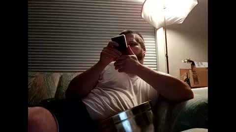 handsomedaddy198923 online show from October 7, 2025, 7:27 am