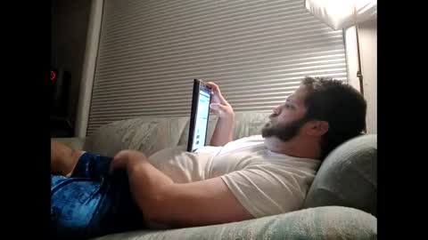 handsomedaddy198923 online show from October 28, 2025, 7:12 am