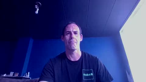 handsomeguy4ever online show from October 19, 2025, 2:40 pm