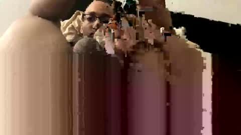 handsomehasen online show from March 22, 2026, 3:21 am