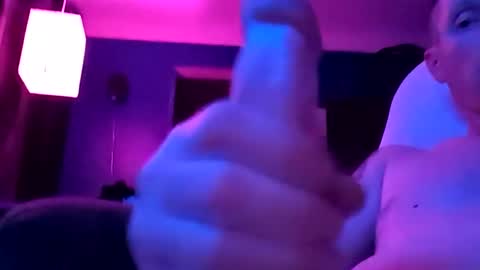 handsomerob42 online show from October 4, 2025, 10:35 am