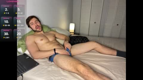 handsumhung online show from October 3, 2025, 5:43 pm