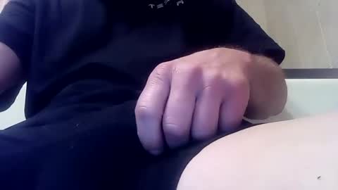 Snapshot of handsumload_11 chatting on January 26, 2025, 12:05 am handsumload_11 online show from January 26, 2025, 12:05 am