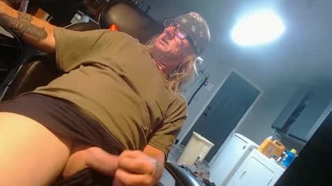 Snapshot of handystud33 chatting on September 19, 2025, 2:07 pm handystud33 online show from September 19, 2025, 2:07 pm