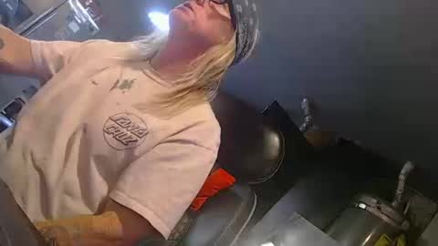 Snapshot of handystud33 chatting on October 13, 2025, 3:17 am handystud33 online show from October 13, 2025, 3:17 am