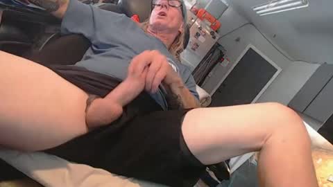 handystud33 online show from June 17, 2026, 3:02 pm