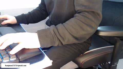 Snapshot of hangman73 chatting on January 27, 2025, 11:22 am Hangman online show from January 27, 2025, 11:22 am