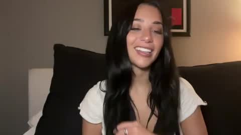 Vanessa online show from June 25, 2026, 3:28 am